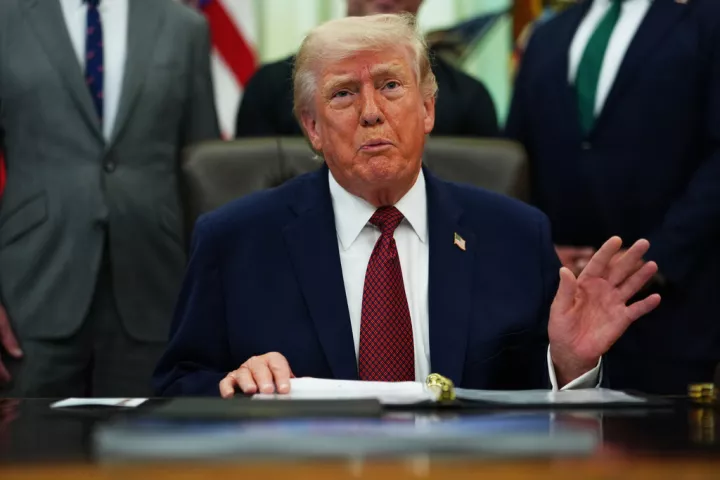 Τραμπ: Το Ιράν δεν μπορεί να μας εκβιάζει με τα Στενά του Ορμούζ (vids)