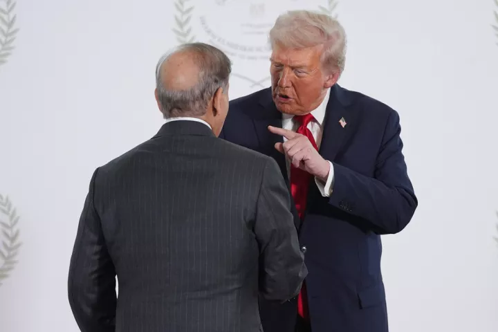 Ο Τραμπ είχε επικοινωνία με τον επικεφαλής του στρατού του Πακιστάν για το Ιράν