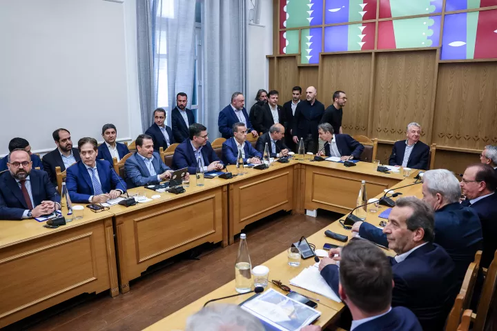 Σύσκεψη υπό τον Μητσοτάκη στην Περιφέρεια Κρήτης για την αντιμετώπιση της λειψυδρίας