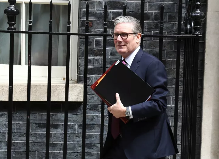 Ο Στάρμερ χαρακτήρισε «λάθος» τον διορισμό του Πίτερ Μάντελσον στη θέση του πρέσβη στις ΗΠΑ