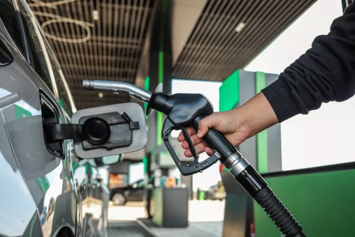 Eurostat: Αυξήσεις «φωτιά» στα καύσιμα τον Μάρτιο στην ΕΕ - Πού βρίσκεται η Ελλάδα