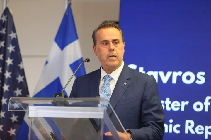 Ο κάθετος διάδρομος στο επίκεντρο της συνάντησης Σ. Παπασταύρου - Joshua Volz