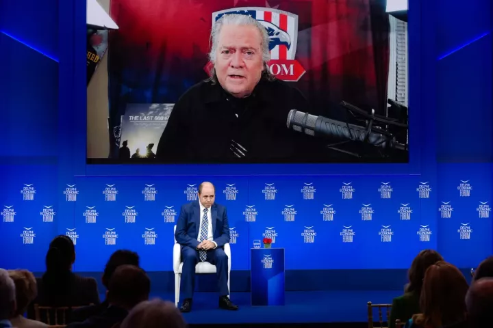 Steve Bannon: Οι μεγάλες μάχες των επόμενων δεκαετιών θα αφορούν την ελεύθερη ναυσιπλοΐα