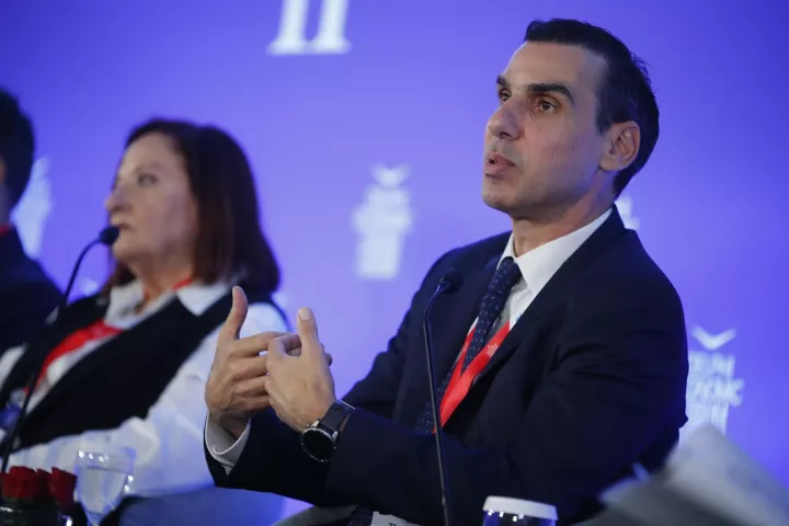 Η βιοτεχνολογία, τα δεδομένα και το μέλλον της υγειονομικής περίθαλψης