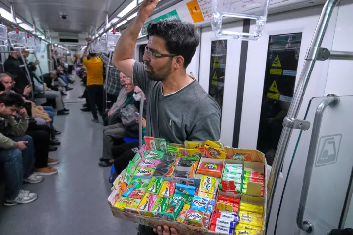 Ιράν: Σε «ελεύθερη πτώση» η οικονομία - Το κόστος του πολέμου και η απειλή ανθρωπιστικής κρίσης