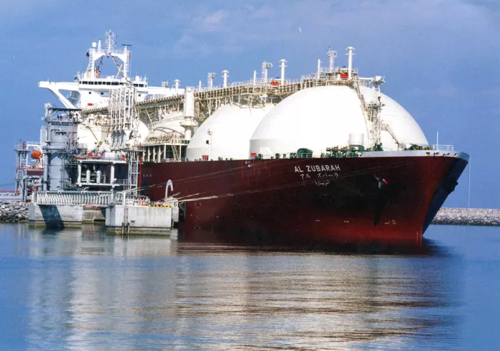 Τέσσερα πλοία μεταφοράς LNG πέρασαν από τα Στενά του Ορμούζ το τελευταίο 15ήμερο
