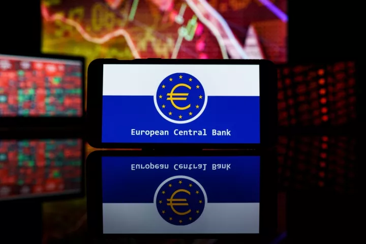 ΤτΕ: Οι αγορές προεξοφλούν άυξηση των επιτοκίων στην Ευρωζώνη κατά 0,75% το 2026