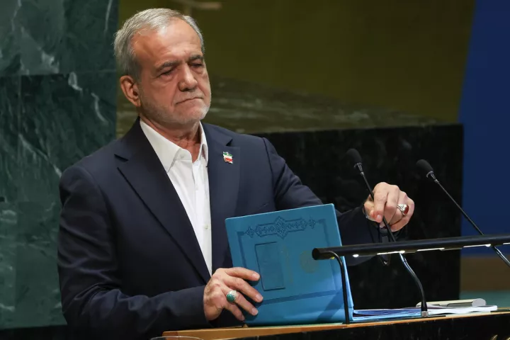 Ιράν: Ο Πεζεσκιάν λέει πως η χώρα του δεν επιδιώκει πυρηνικά όπλα