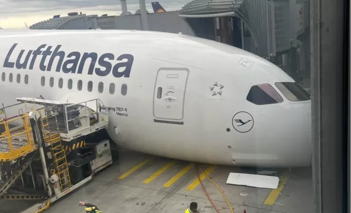 Γερμανία: Boeing 787 της Lufthansa κατέρρευσε στο χώρο στάθμευσης του αεροδρομίου - 10 τραυματίες (vid)