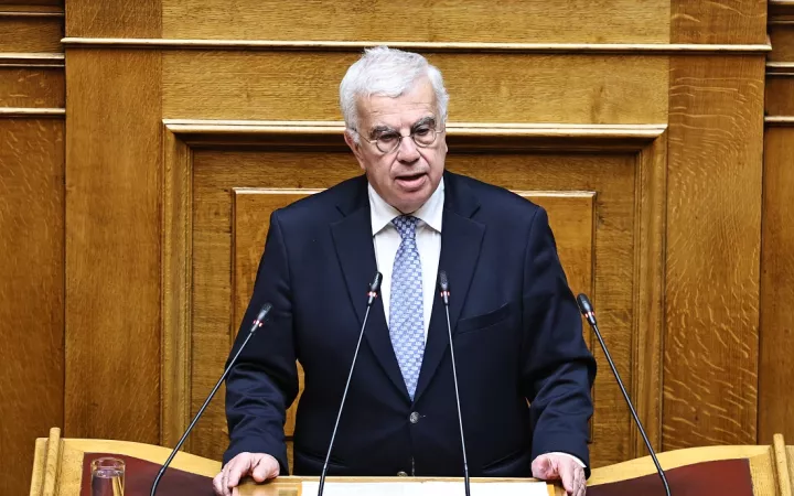 Επίθεση Κουκουλοφόρων στο σπίτι του βουλευτή της ΝΔ Στρ. Σιμόπουλου (pics)