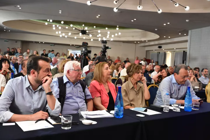 Απάντηση Παππά - Πολάκη - Δούρου σε Φάμελλο για «άνοιγμα» σε Τσίπρα: «Όχι στην αυτοδιάλυση - Ναι στις συντεταγμένες συνεργασίες»