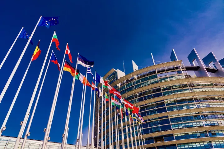 ΕΕ: Εξετάζει βοήθεια ύψους 6,6 δισ. ευρώ στην Ουκρανία μετά την άρση του ουγγρικού βέτο