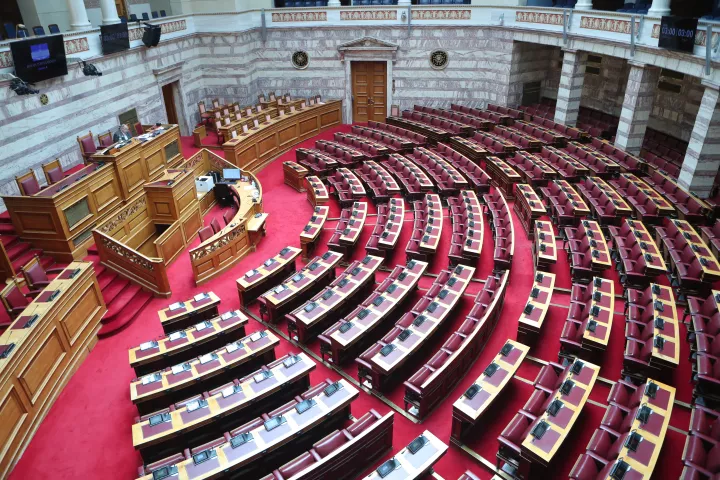 Βουλή: Υπερψηφίστηκε επί της αρχής στην αρμόδια επιτροπή το ν/σ για την αδειοδότηση των περιφερειακών καναλιών