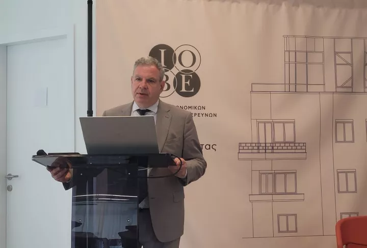 ΙΟΒΕ: Στέγαση, εργασία και υγεία τροφοδοτούν την οικονομική ανασφάλεια 