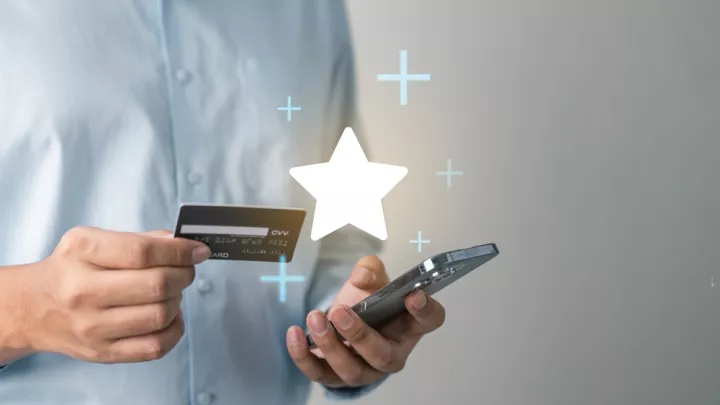 Κάρτες, πόντοι και cashback: Πώς οι τράπεζες χτίζουν σχέσεις εμπιστοσύνης με τους πελάτες τους και αυξάνουν τα έσοδά τους