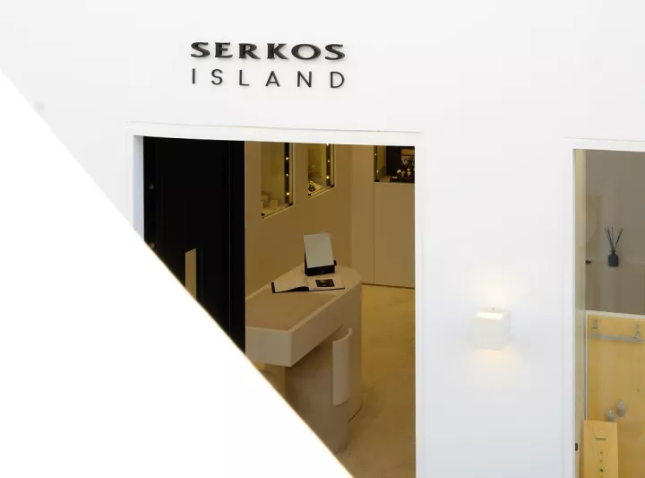 SERKOS Island: Το καλοκαιρινό luxury destination στην καρδιά της Πάρου