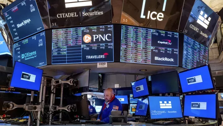 Wall Street: Αρνητικά πρόσημα - Απώλειες 2% για τον Nasdaq καθώς ξεθωριάζει η ανάκαμψη των chip