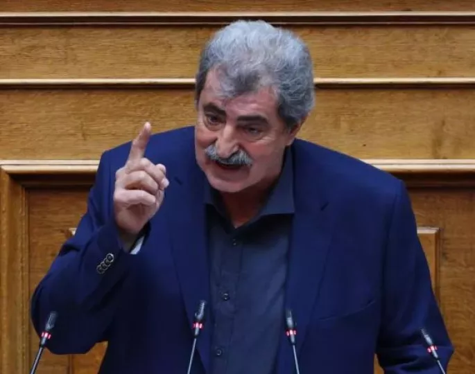 Π. Πολάκης: Επειδή παραιτήθηκε ο Τσίπρας, πρέπει το σύμπαν να κατεβάσει τα παντελόνια του;