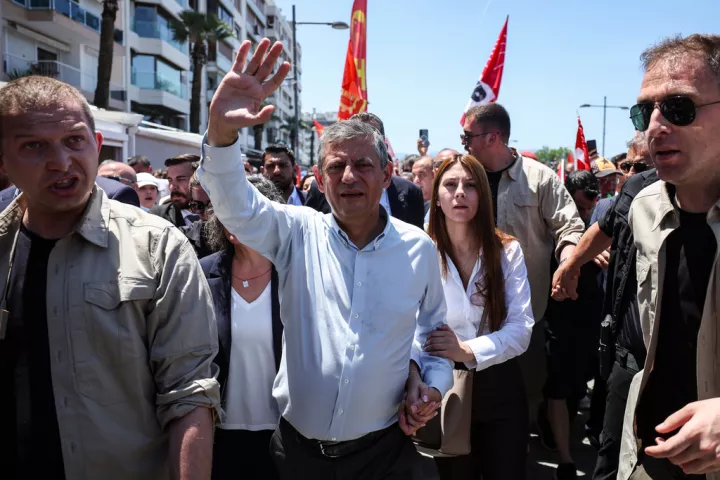 Τουρκία: Η ομάδα του Οζέλ αποχωρεί από την κομματική συνέλευση του CHP