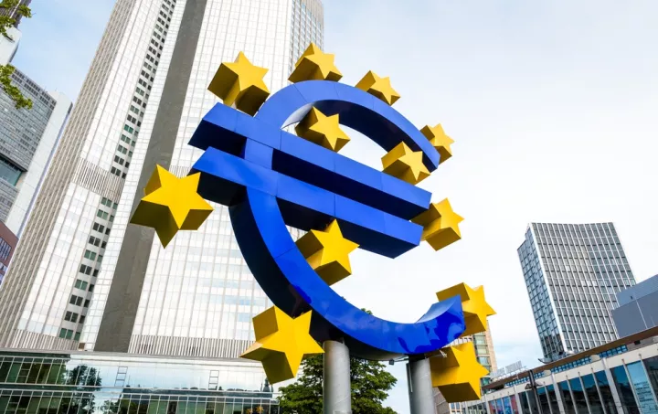 Η μεγάλη αντίθεση μεταξύ ΕΚΤ και Fed