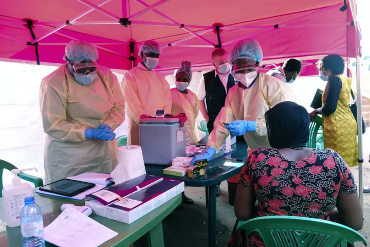 Έμπολα: Ο ΠΟΥ προειδοποιεί για «τυφλά σημεία» στο ξέσπασμα του ιού στη ΛΔ του Κονγκό