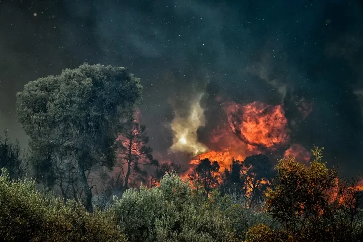 Φωτιά τώρα σε δασική έκταση στη Σκόπελο - Στη μάχη τρία αεροσκάφη και ένα ελικόπτερο