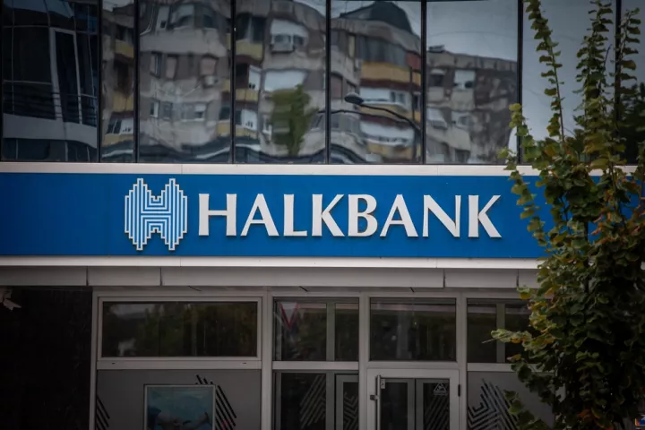 Απορρίφθηκαν οι κατηγορίες κατά της Halkbank για παραβίαση των αμερικανικών κυρώσεων στο Ιράν