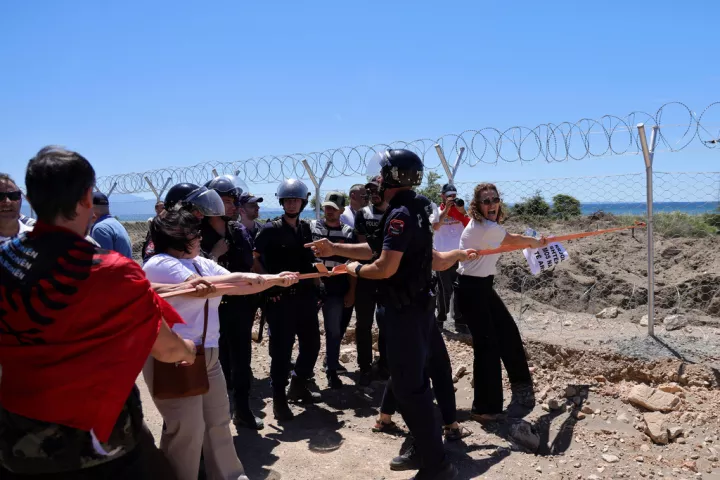 Αλβανία: Διώξεις σε βάρος διαδηλωτών που διαμαρτύρονταν για το τουριστικό σχέδιο της οικογένειας Τραμπ