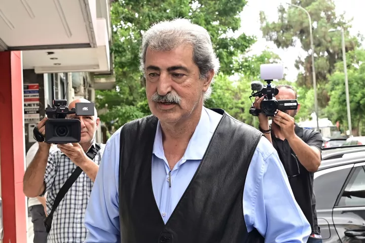 Πολάκης κατά ηγεσίας ΣΥΡΙΖΑ: «Άτιμο να στηρίζεις άλλο κόμμα και να μην παραιτείσαι» - Να τοποθετηθεί ο Τσίπρας