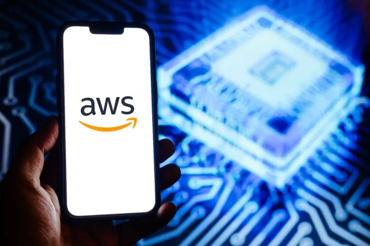 Η Amazon θα αμφισβητήσει την Nvidia πουλώντας τα δικά της τσιπ Τεχνητής Νοημοσύνης