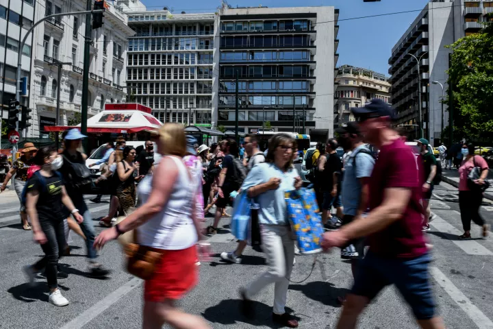 Τα επτά μέτρα άμεσης εφαρμογής για τη στήριξη πολιτών - Από τα 150 ευρώ για κάθε παιδί έως τις 72 δόσεις