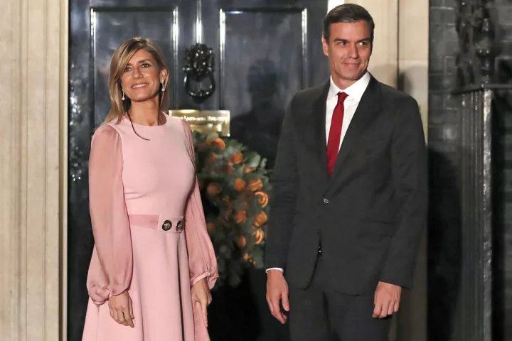 Ισπανία: Απαγόρευση εξόδου από την χώρα για την σύζυγο του πρωθυπουργού Πέδρο Σάντσεθ