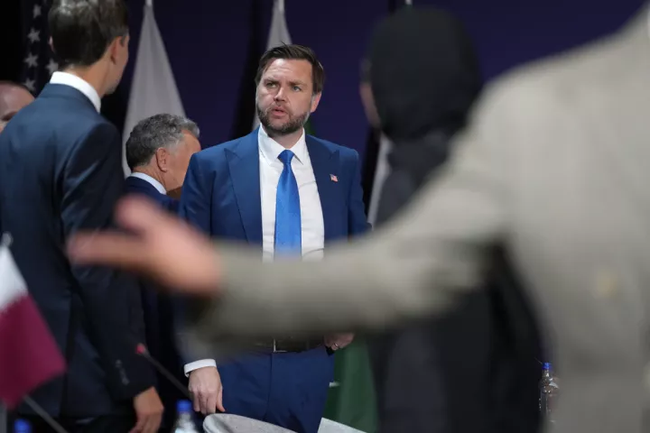 Ολοκληρώθηκε ο πρώτος γύρος συνομιλιών ΗΠΑ με Ιράν - Διαμαρτυρία Ιρανών για τις δηλώσεις του Αμερικανού προέδρου