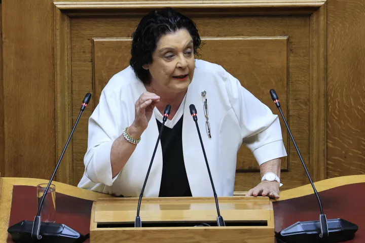 Κανέλλη για Τσίπρα: Σαν έφηβος που δεν πέτυχε στις εξετάσεις και του δίνουμε άδεια να περάσει στις δεύτερες