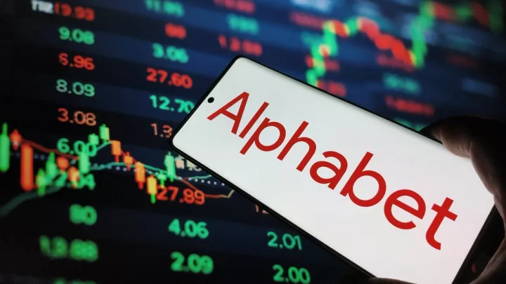 Alphabet: Ψήφος εμπιστοσύνης από την Jefferies παρά τις αποχωρήσεις στελεχών