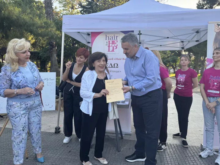 Η Αγία Παρασκευή αγκάλιασε το «Hair for Help» – Μεγάλη ανταπόκριση στη δωρεά μαλλιών για καρκινοπαθείς