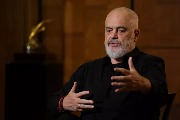 Ράμα: Δεν θα σταματήσουν τα έργα του Κούσνερ - «Πολιτικό θέατρο» πίσω από τις διαδηλώσεις 