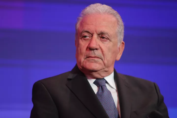 Κομισιόν: Δεν έχουμε λάβει αίτηση άρσης της ασυλίας του Δ. Αβραμόπουλου