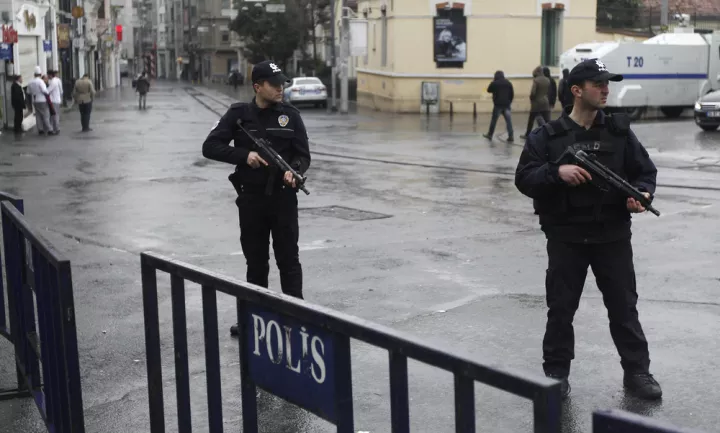 Μπαράζ συλλήψεων στην Άγκυρα πριν από τη Σύνοδο του ΝΑΤΟ 