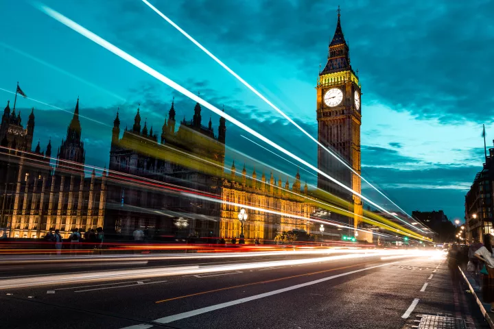 Θ. Τσίκας: Η «κατάρα» του Brexit, η πραγματικότητα στη Βρετανία και οι κανόνες της κάλπης