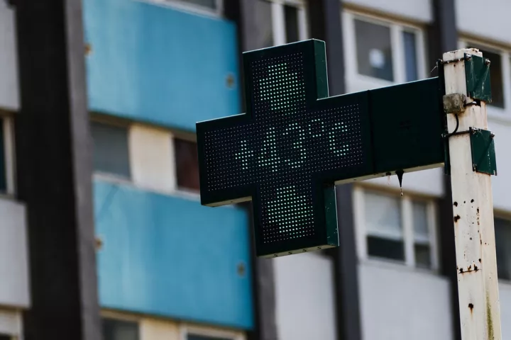 Γαλλία - Kαύσωνας: Περίπου 68.000 νοικοκυριά χωρίς ρεύμα