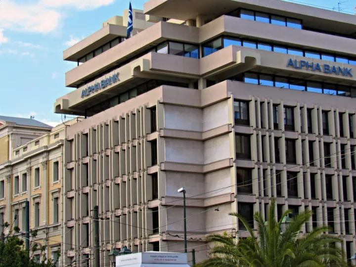 Scope για Alpha Bank: Ισχυρά κέρδη παρά τις προκλήσεις - Τα μηνύματα για τα NPEs