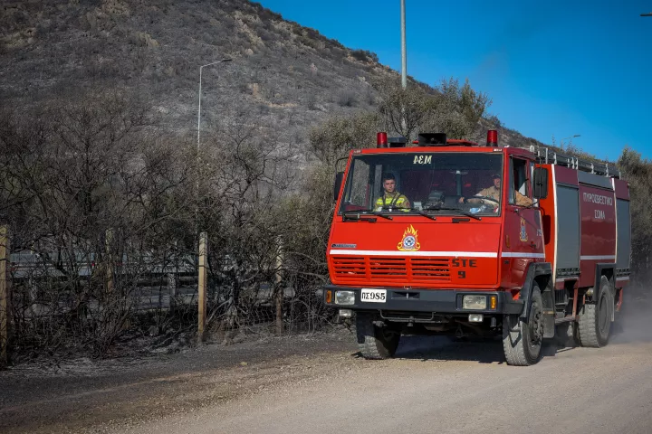 Κατασβέστηκε άμεσα η φωτιά στον Ασπρόπυργο κοντά στο Στρατόπεδο Ξηρογιάννη