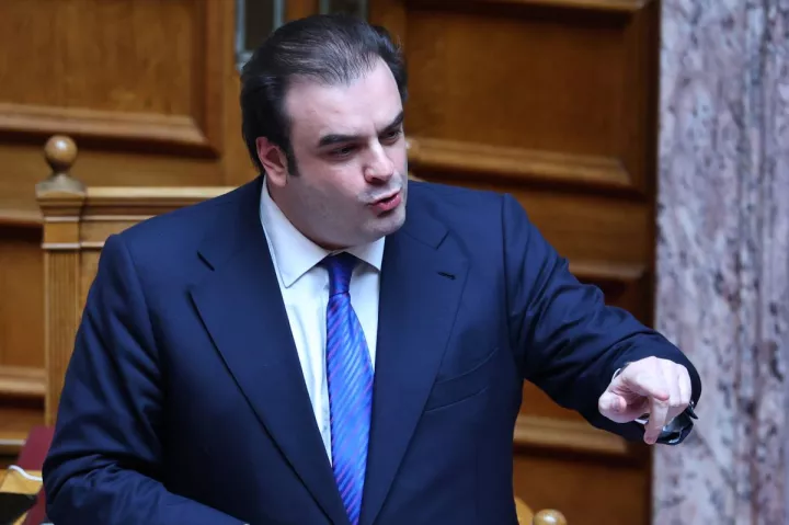 Κυρ. Πιερρακάκης σε Φάμελλο: Είστε οφσάιντ κουνάτε και τα γκολπόστ