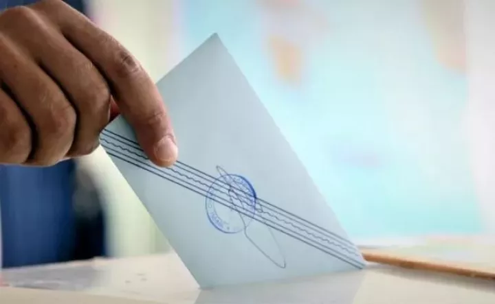 RealPolls: Σταθερά πρώτη η ΝΔ, δεύτερος ο Τσίπρας - Ακολουθεί η Καρυστιανού, μονοψήφιο ποσοστό για το ΠΑΣΟΚ