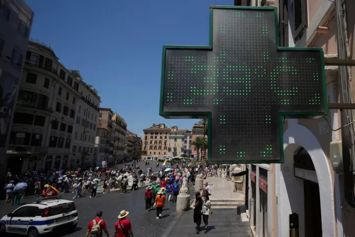 Σε κλοιό καύσωνα η Ευρώπη: Θερμοκρασίες-ρεκόρ και δεκάδες νεκροί, συναγερμός στη Σουηδία