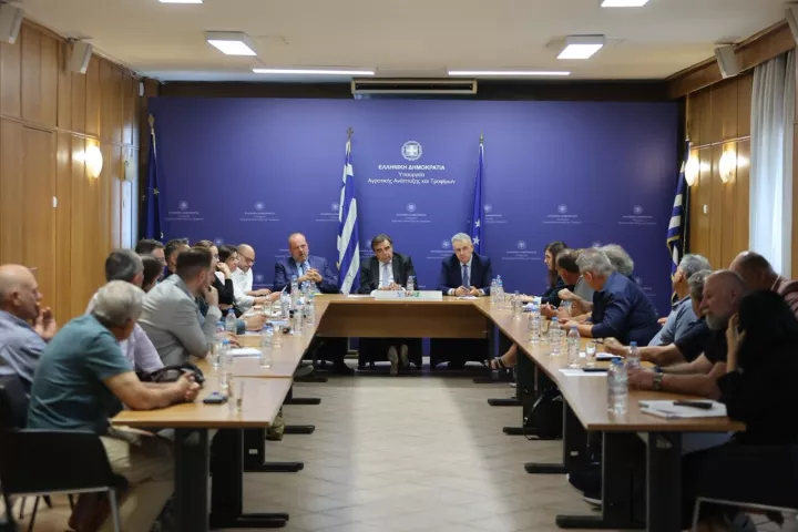 Σχοινάς για αλιεία: 7 μέτρα στήριξης για τους Έλληνες επαγγελματίες ψαράδες
