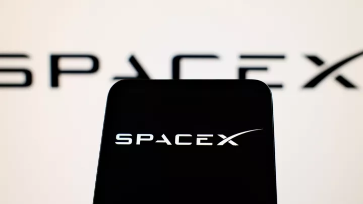 SpaceX: Εξετάζει υπηρεσία κινητής τηλεφωνίας μέσω Starlink στις ΗΠΑ