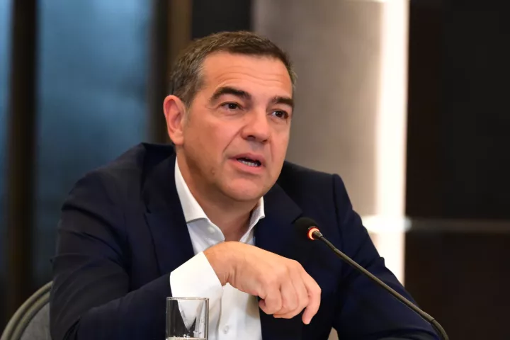 Ο Τσίπρας, το Σύνδρομο Λουδοβίκου και οι «υπουργοί» του: Όλα όσα «ξέχασαν» να γράψουν στα βιογραφικά τους 