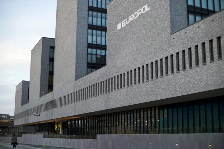 Europol: Τα εγκληματικά δίκτυα μετατρέπονται σε «παγκόσμιες επιχειρήσεις»